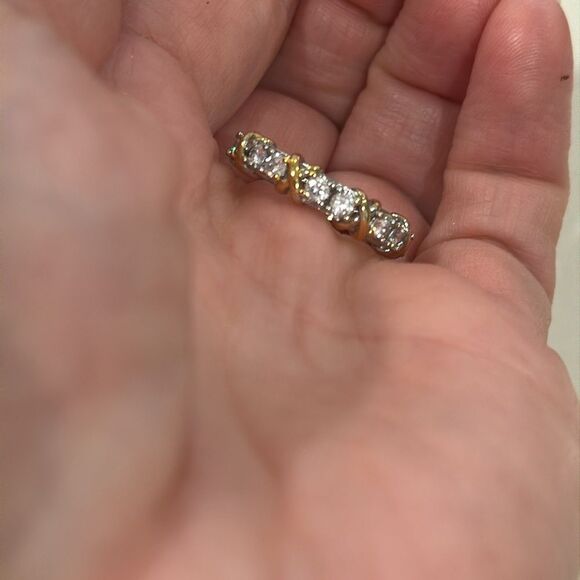 Luxurious Crystal-Embellished Bracelet - Picture 10 of 11